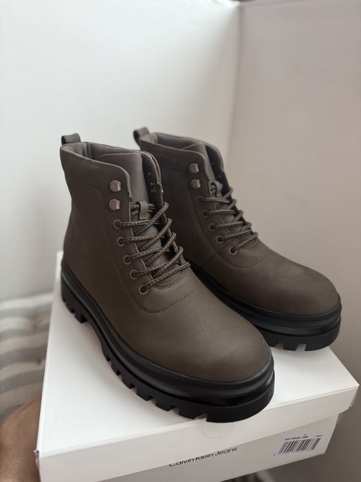 Calvin Klein Jeans Lace Up bocanci/ghete din piele nabuc maro 41 noi