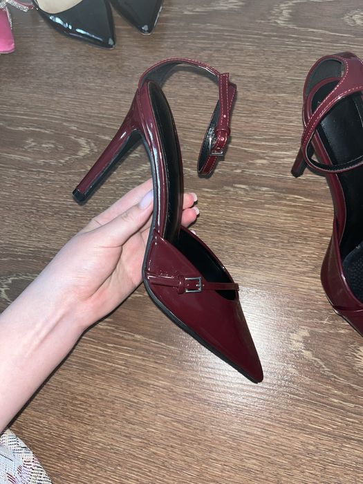Туфли бордовые Zara