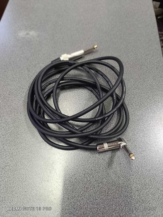 Кабел за китара позлатен