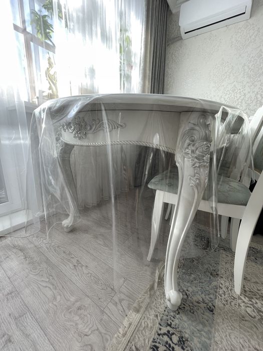 Стол для гостиный