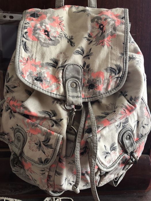 Rucsacuri de firma new look impecabile super pret