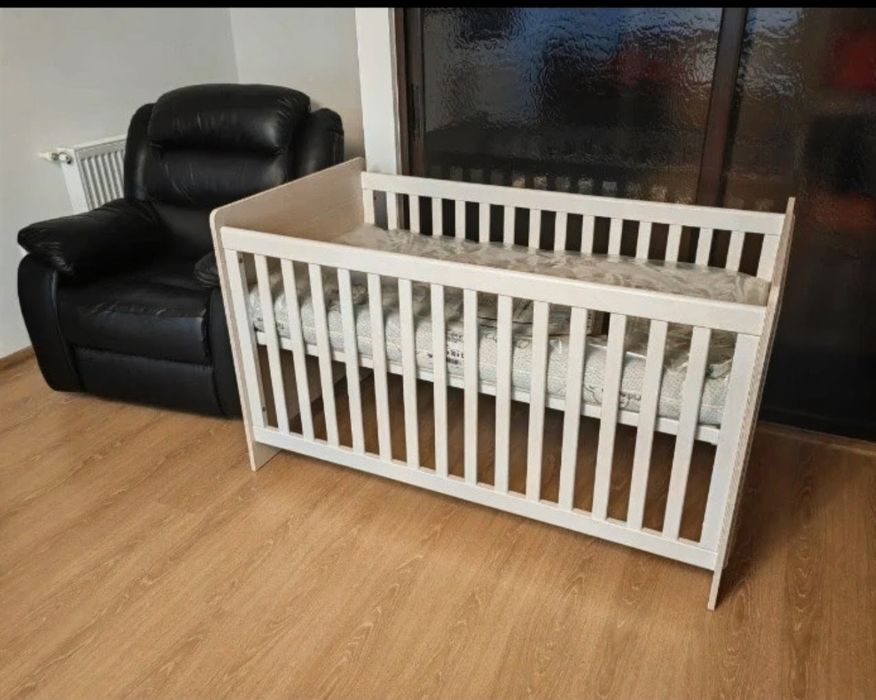 Patut bebe Mobexpert + saltea premium - stare impecabila