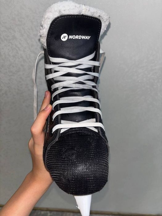 коньки хоккейные