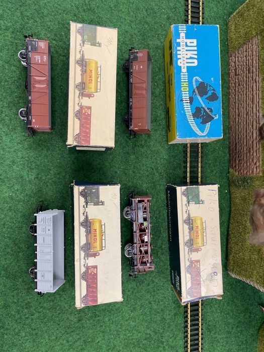 Вагон товарен 2-осен Пико HO 1:87 влак ЖП модел