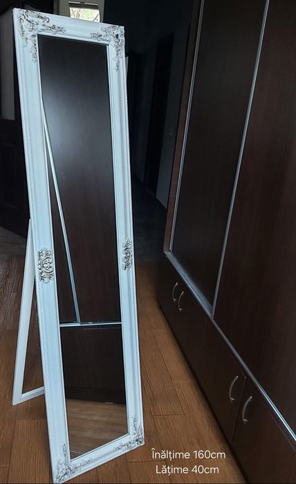 Oglindă cu Ramă din Lemn
