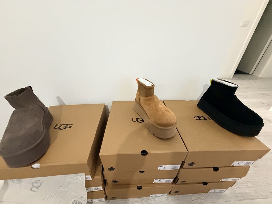 Ghete UGG Mini Dipper