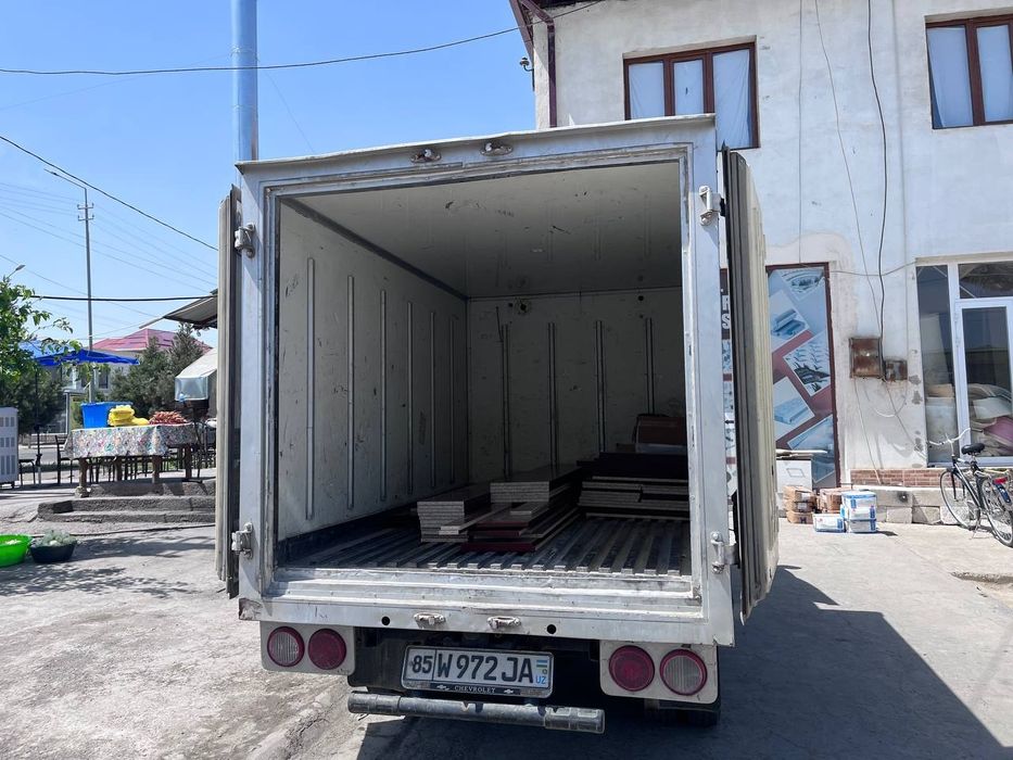 Kia Bongo gruzovoy avtomashinasi sotiladi