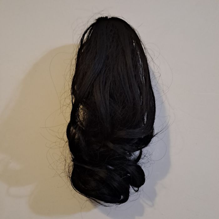 Волосы искусственной с заколкой 50.000с