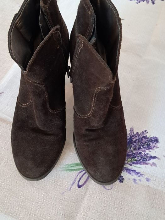 Botine elegante și comode