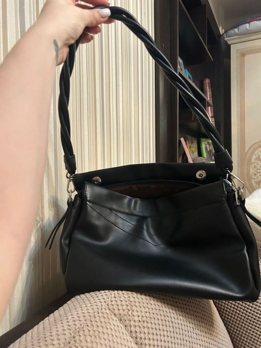 Продам черную сумку