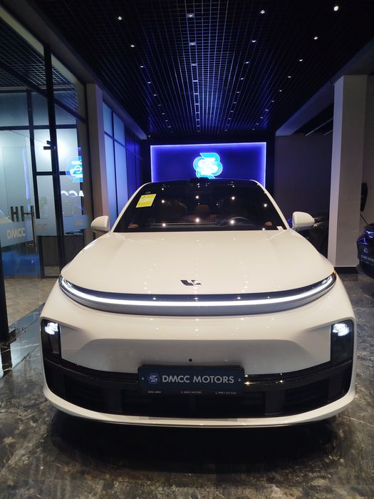 Lixiang L7 ultra в белом цвете