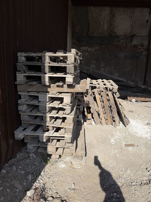 Продам поддоны в хорошем состоянии.