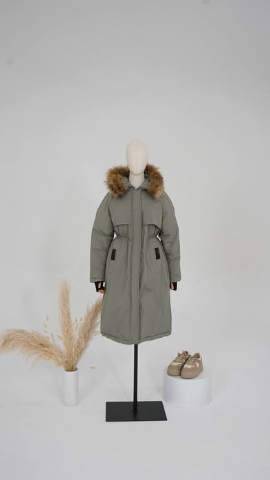 Парка тёплая удлинённая.