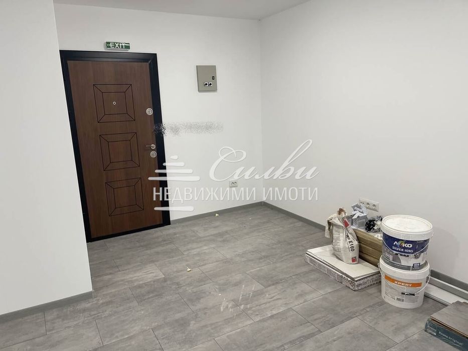 Дава се под наем Офис в Шумен, Център - 40 кв.м за 275.4 € - Снимка #2