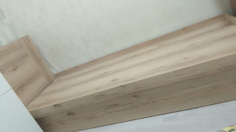 Продаю кровать 90*200