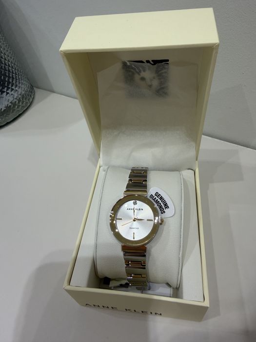 Часы Anne Klein