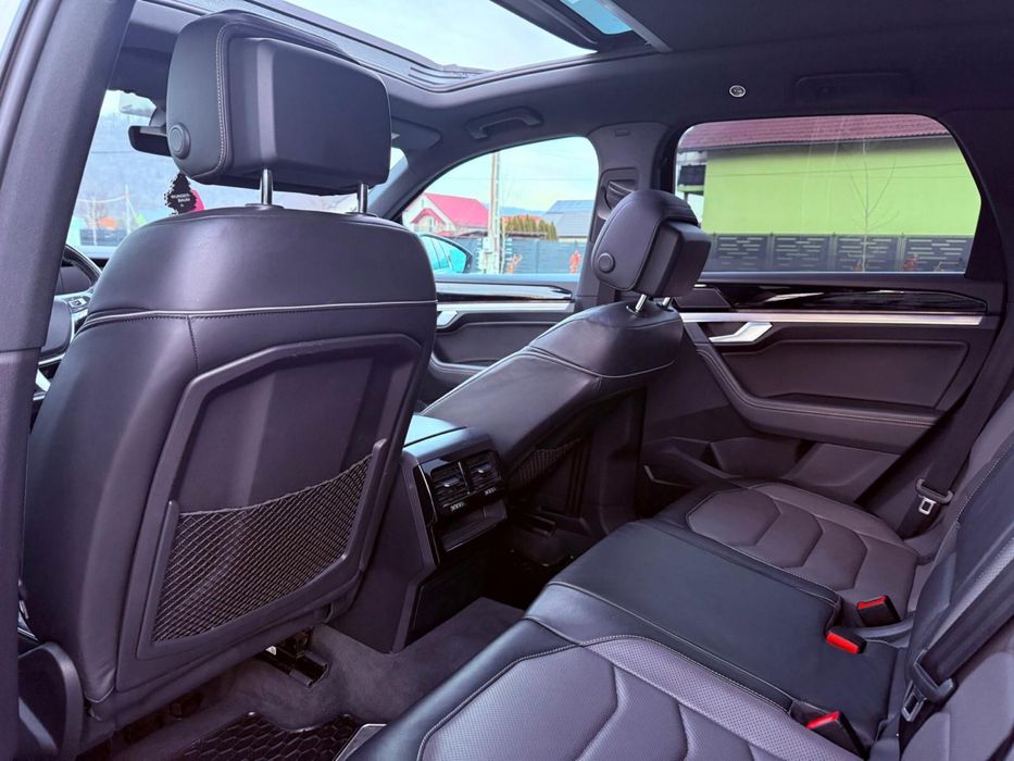 WV TUAREG 2019 impecabil