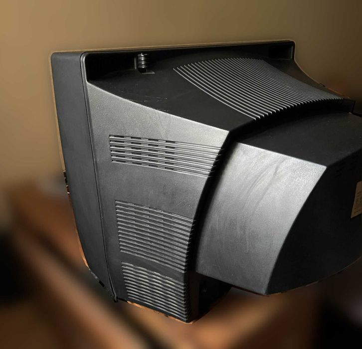 Кинескопный ЭЛТ телевизор LG CF-21F89