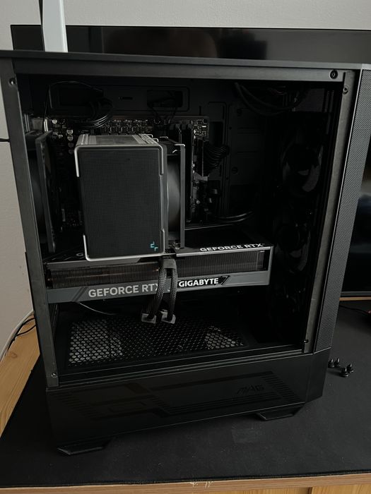 NoRGB build - PC RTX 4070ti si 64GB RAM