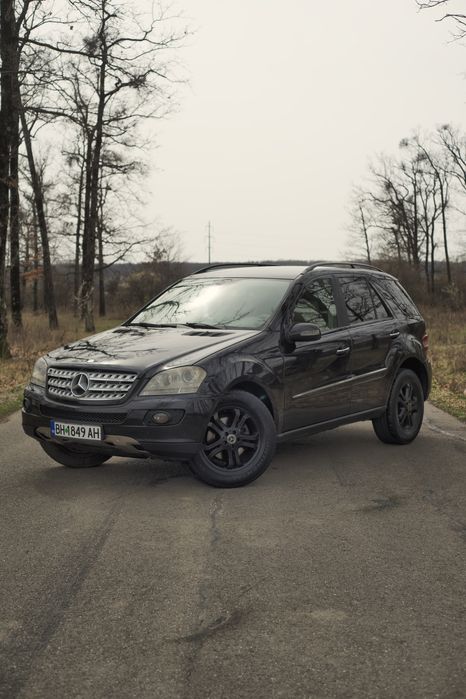 Dezmembrez Mercedes ML320, ML350, ML280 ML300 W164 far bara capota inj