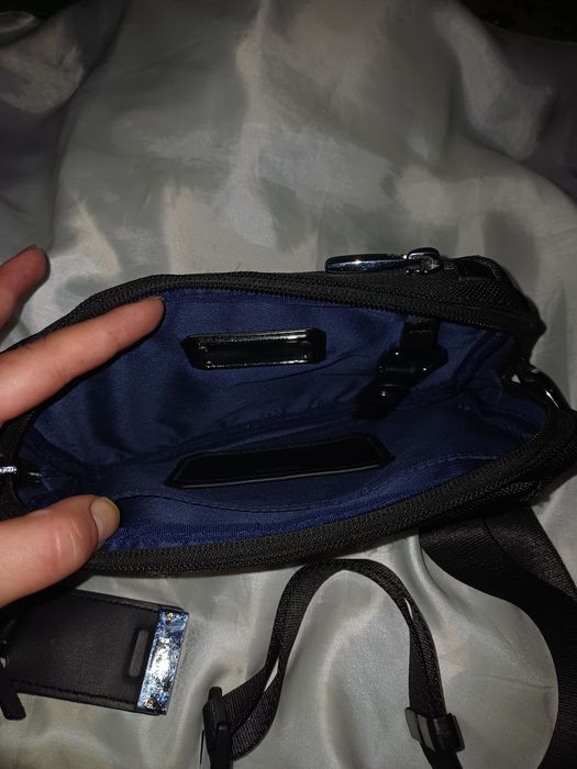 Продам барсетку Tumi