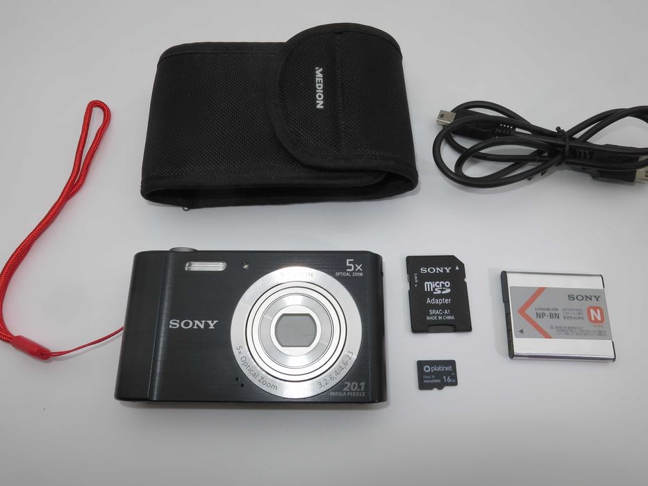 Sony Cyber-shot W800 ултра компактен цифров фотоапарат, дигитална камера, като НОВА, 20MP, 5x оптичен зум, в перфектно работещо състояние