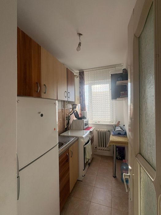 Inchiriez apartament cu 2 camere zona piata Decebal