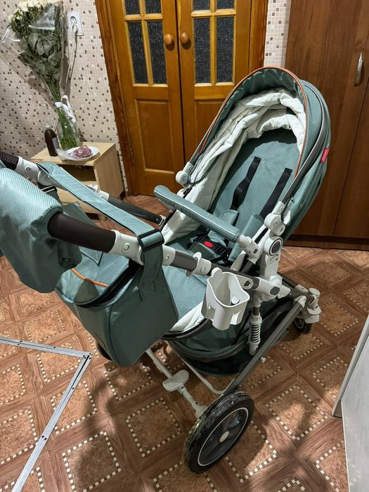 Красивая коляска Ining baby