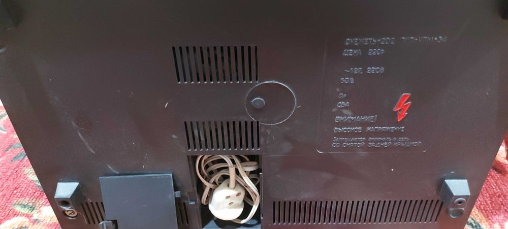 Продам магнитофон Снежеть