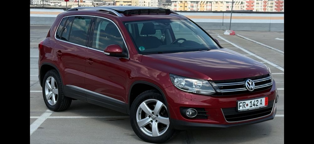 VOLKSWAGEN Tiguan