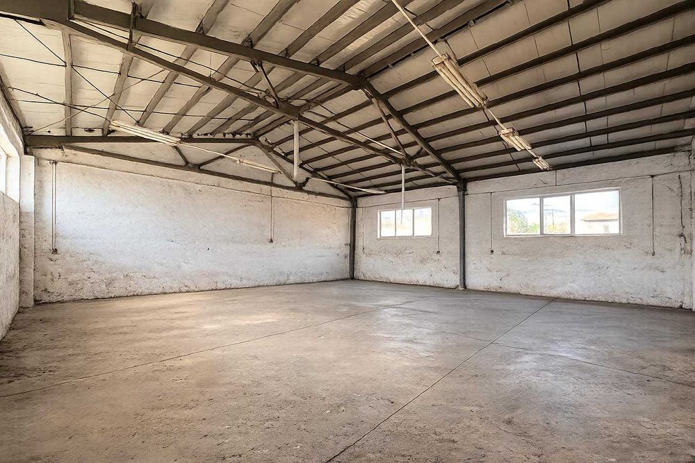 Пром. помещение в област Пловдив - гр. Садово!