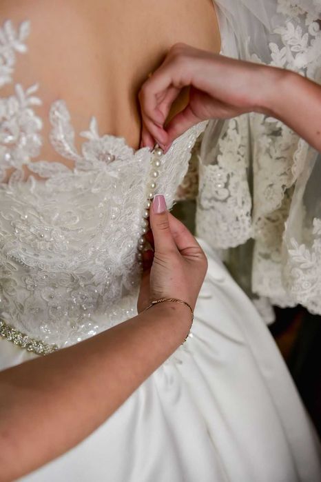 Vand rochita de mireasa