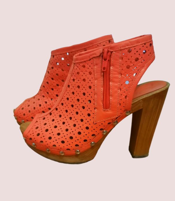 Босоножки продам