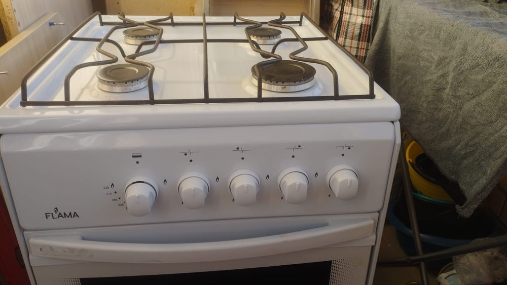 Продам газовую плиту