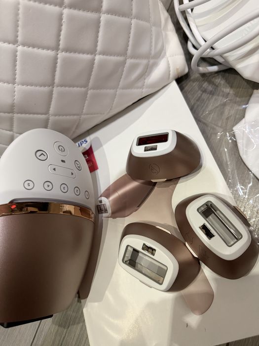 Фотоепилатор PHILIPS LUMEA SERIES 9000