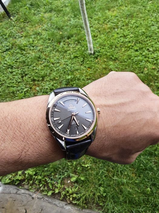 Продавам оригинален часовник omega aqua terra