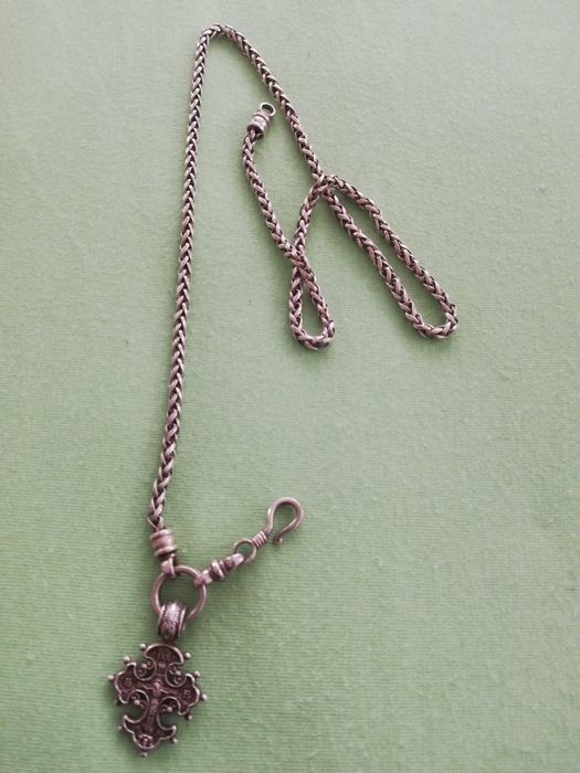 Сребро, гривна и ланец