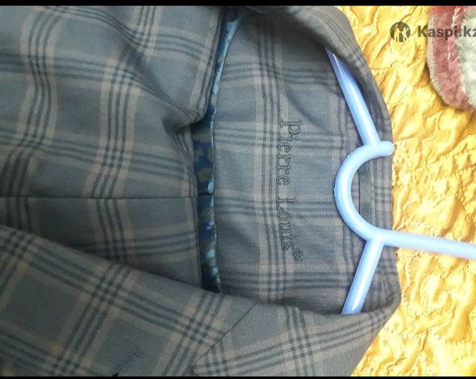 Срочно продам модный костюм