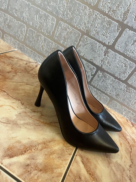 Дамски сандали и обувки