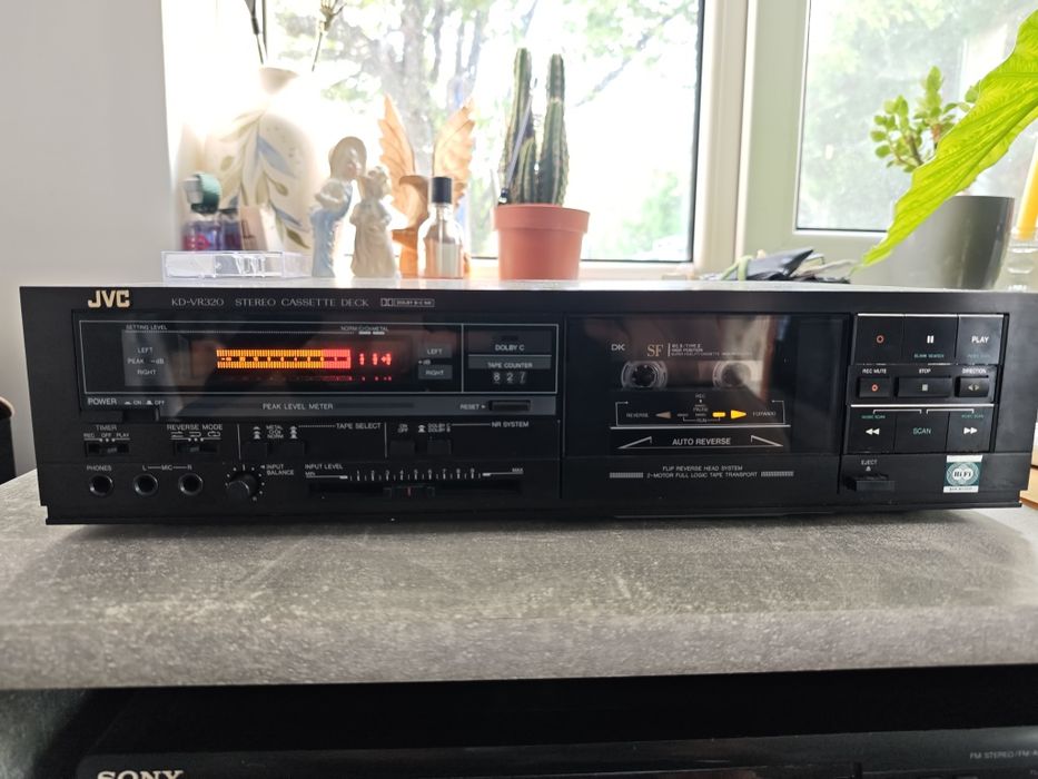 JVC KD- V320  дек.     Тонколони    Sony