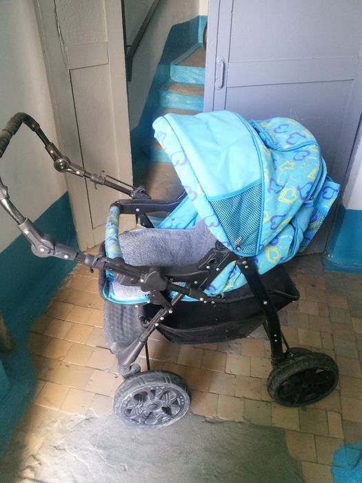 Продам б/у коляску