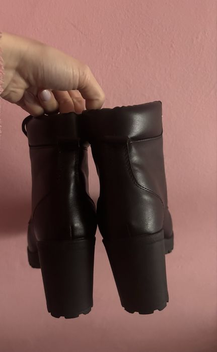 Дамски боти с връзки от еко кожа