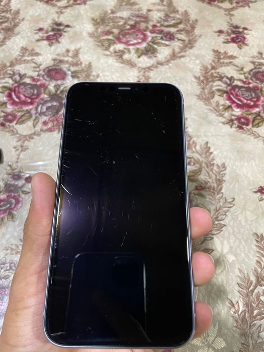 iPhone 11 Xotira 64GB
