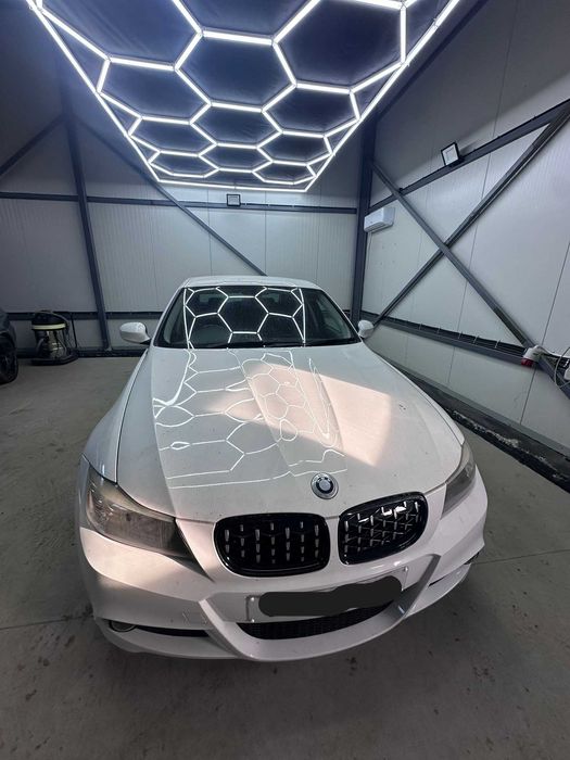 Dezmembrez BMW Seria 3 E90 LCI