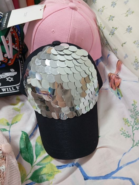 Продам бейсболки дёшево