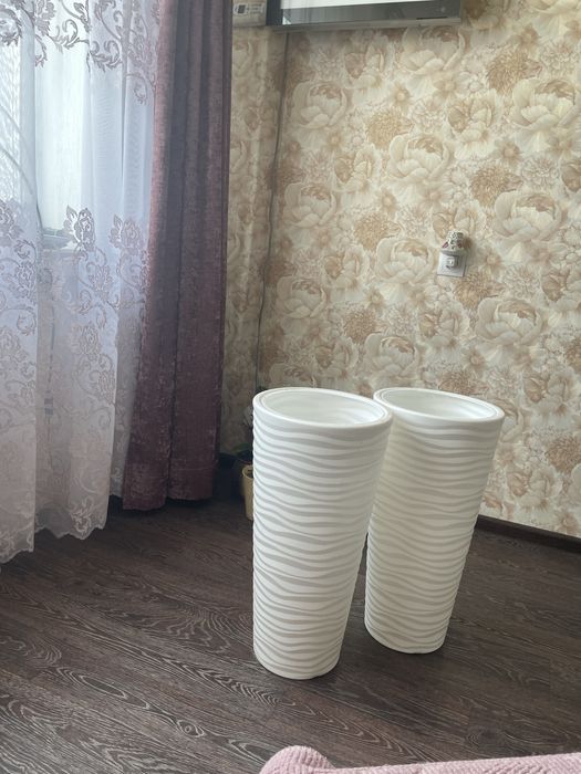 Продается напольное кашпо без вкладыша