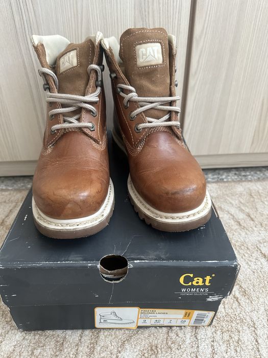 Боти от естесвена кожа CAT