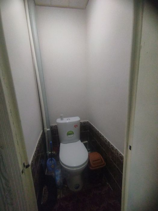 Уй сотилади Хисор стадион олдидан