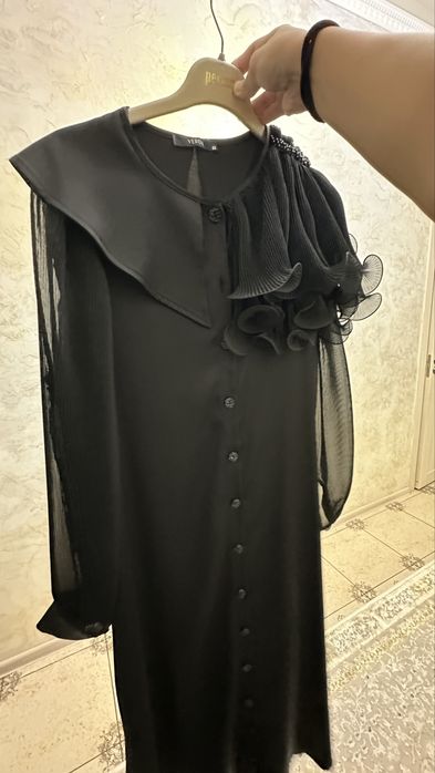 Продам нарядное платье совсем новый