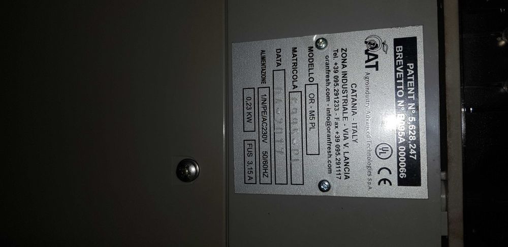 фреш машина Модел Orangenius с КОНТЕЙНЕР от неръждаема стомана